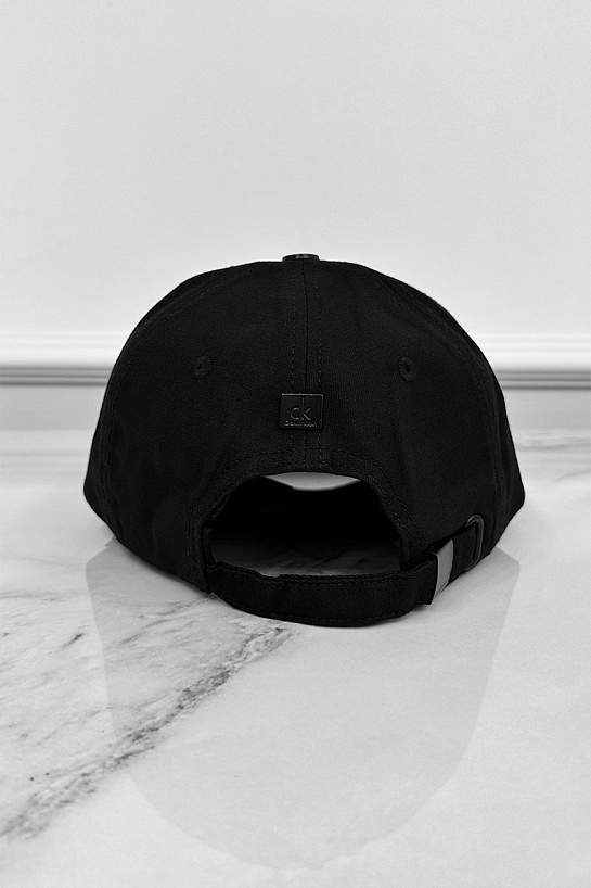 Бейсболка чёрного цвета Calvin Klein