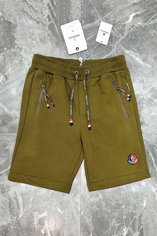 Мужские шорты Moncler зелёного цвета