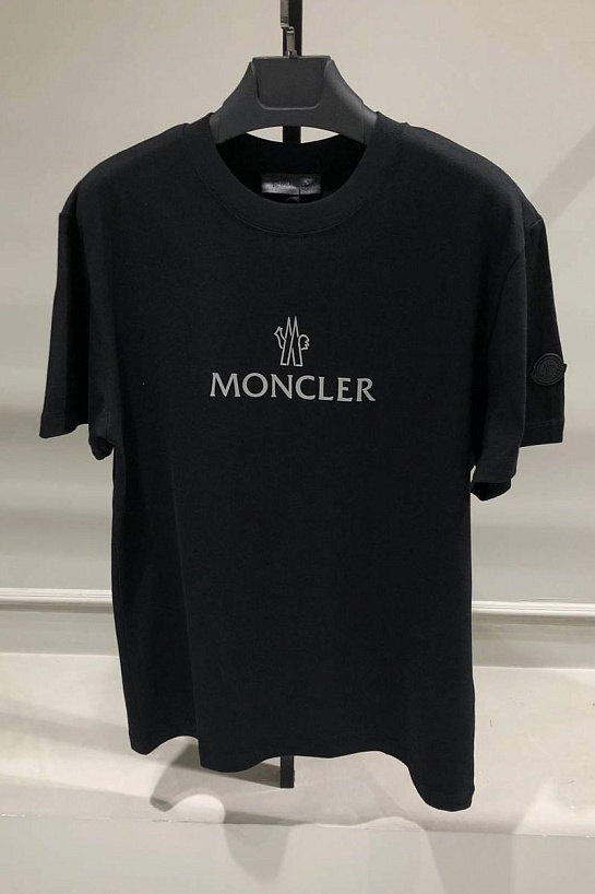 Чёрная оверсайз футболка Moncler