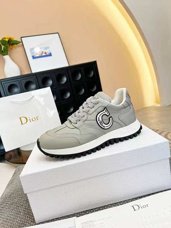 Женские серые кроссовки Dior C'est