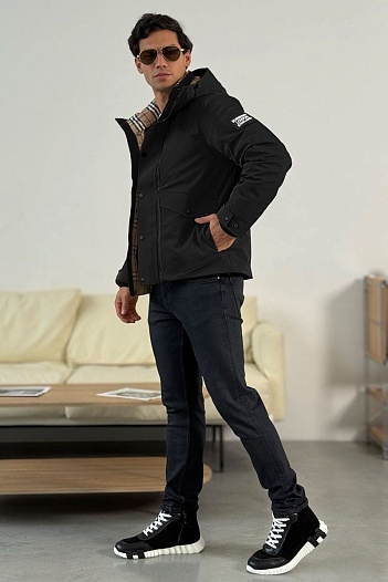 Чёрный пуховик Burberry London England logo-patch   