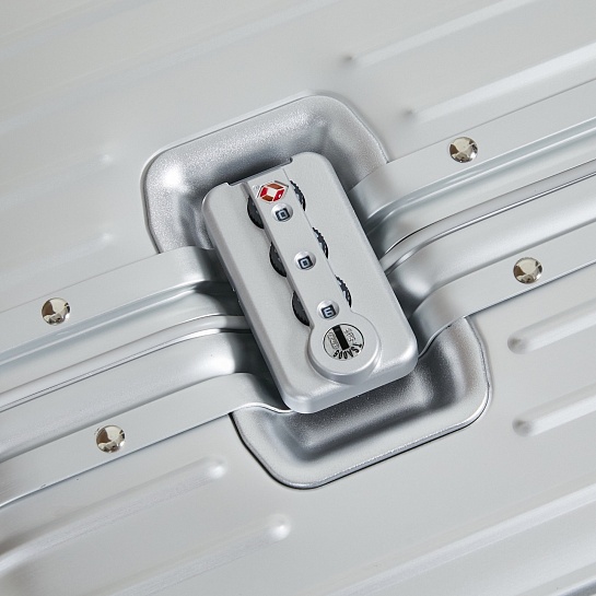 Чемодан Rimowa Aluminum L Premium 76x50x27 см