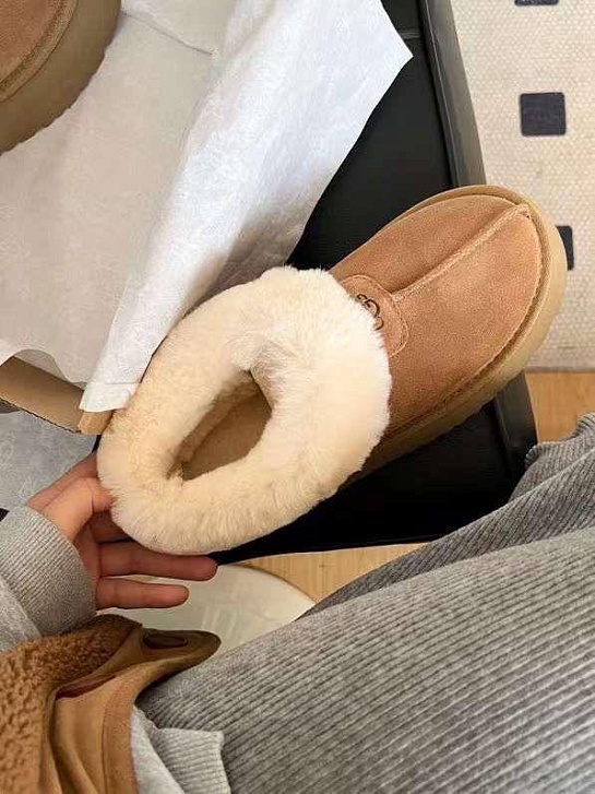 Женские ботинки с мехом UGG Mate Revival - Brown