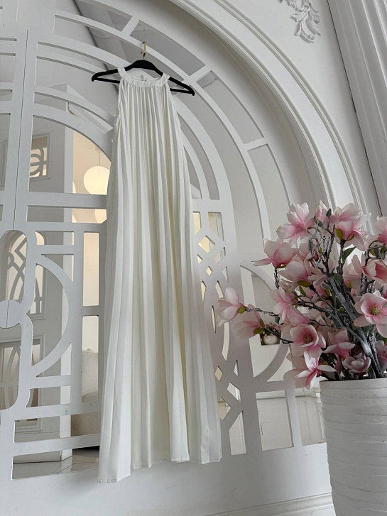 Женское платье Maison Margiela с открытыми плечами