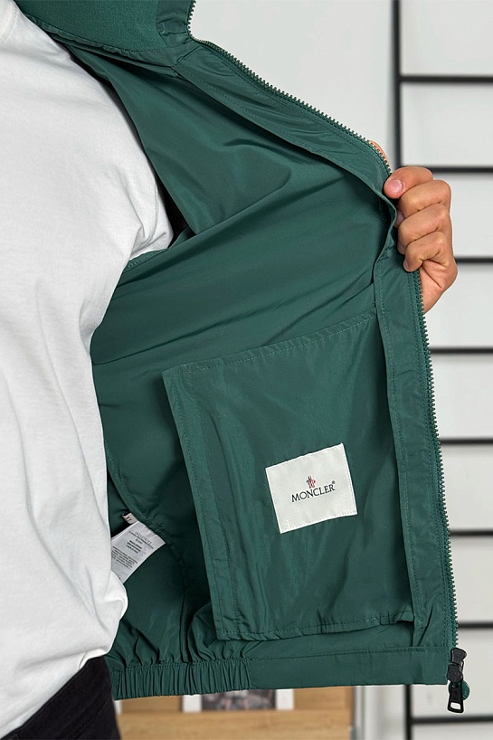 Мужская зелёная ветровка Moncler Fetuque