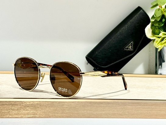 Солнцезащитные очки Prada Loden Lenses