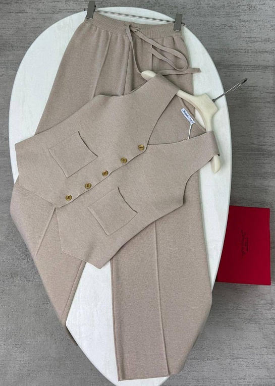 Женский бежевый костюм Schiaparelli premium
