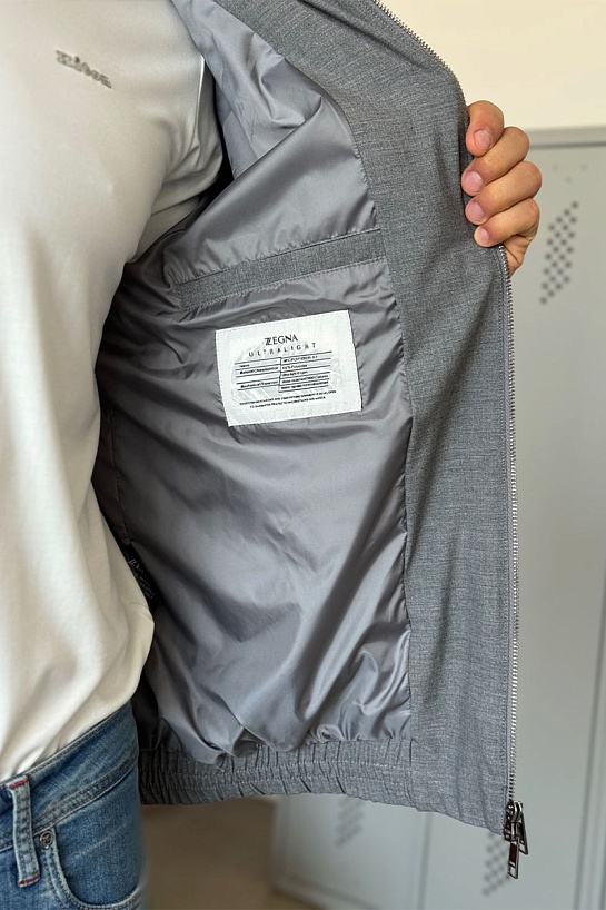 Мужской бомбер Zegna серого цвета