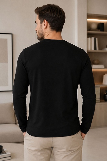 Мужской лонгслив Hugo Boss чёрного цвета   