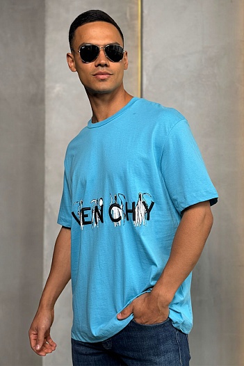 Голубая оверсайз футболка Givenchy embossed logo   
