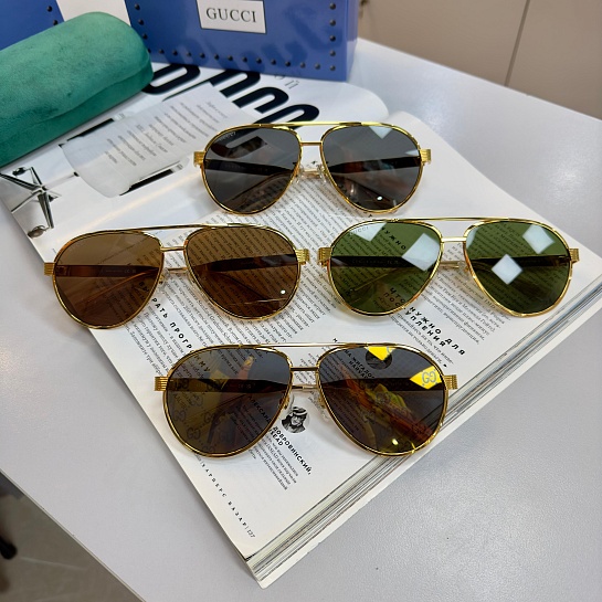 Солнцезащитные очки Gucci GG Monogram