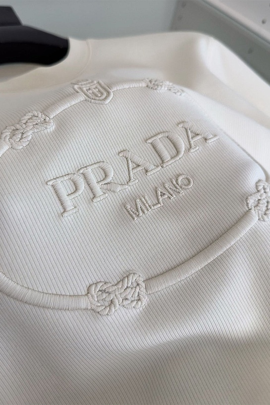 Мужской белый свитшот Prada logo-embroidered