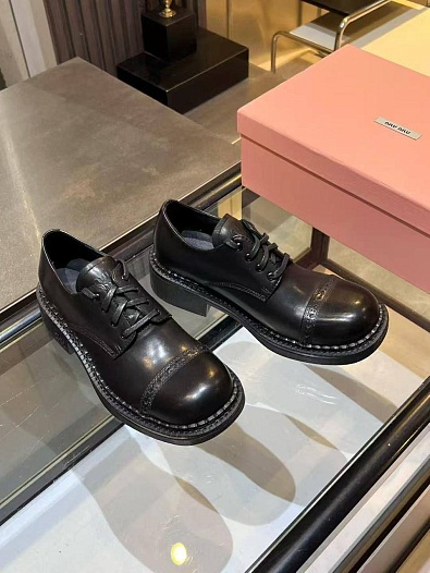 Женские кожаные ботинки дерби MIU MIU   