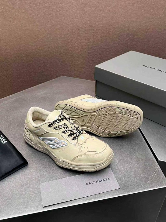 Женские кожаные кроссовки Balenciaga Hamptons Worn-Out premium