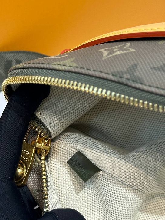 Кожаная сумка Louis Vuitton Rush Bumbag premium 30x15x8 см