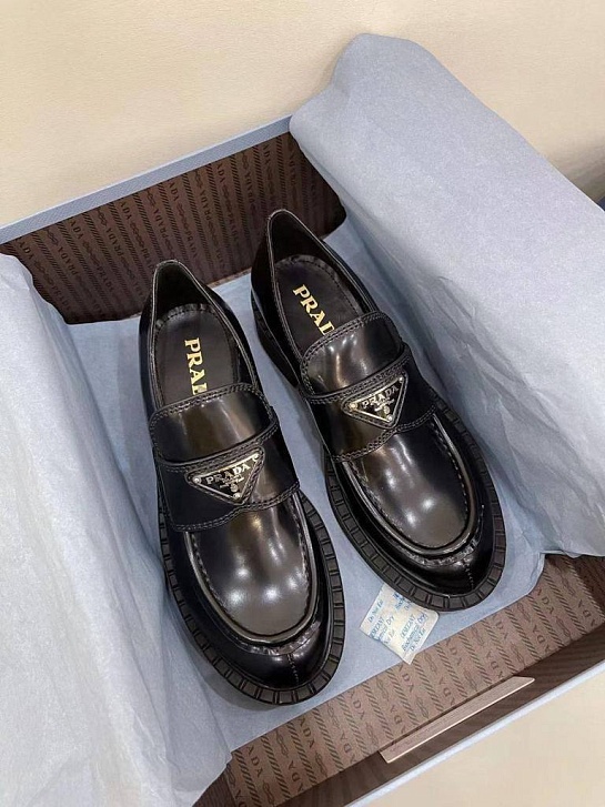 Женские кожаные лоферы Prada Premium - Black