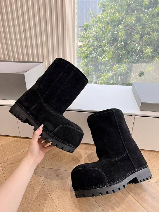 Женские ботинки  Balenciaga Premium Alaska Fur Low Boot  - Black