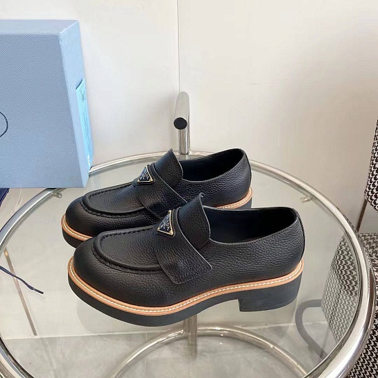 Женские кожаные лоферы Prada Premium - Black