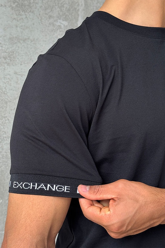 Футболка чёрного цвета Armani Exchange logo-tape