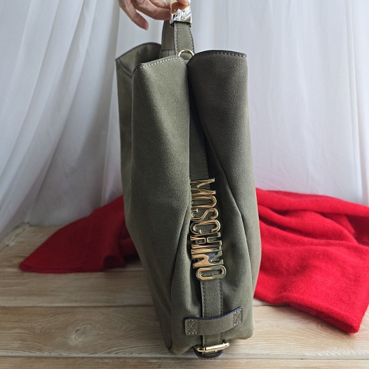 Замшевая сумка Moschino 42x31 см   