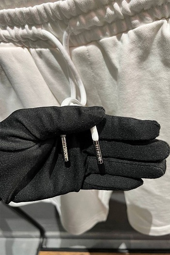 Мужские шорты Moncler белого цвета   