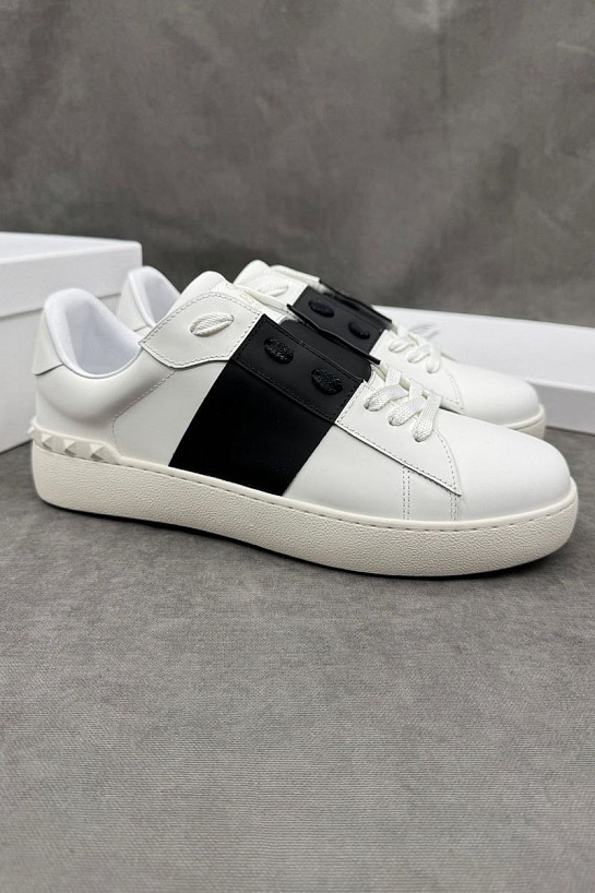 Кожаные кроссовки Valentino Rockstud - White / Black