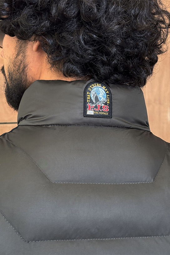 Жилет цвета хаки Parajumpers