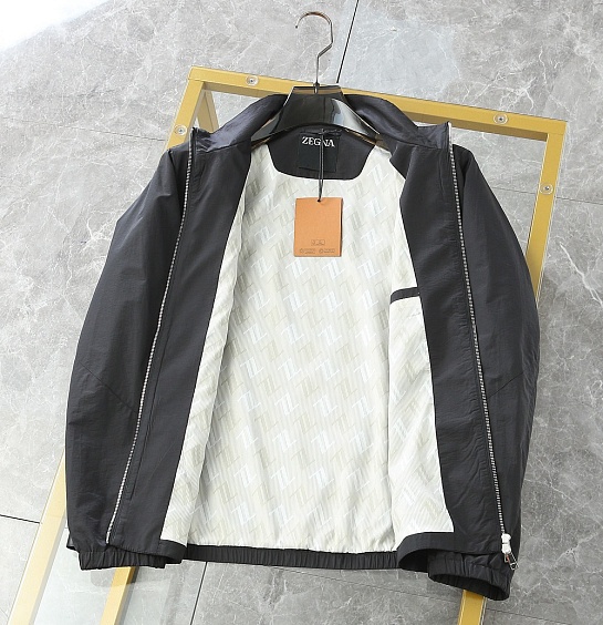 Мужская чёрная ветровка Zegna