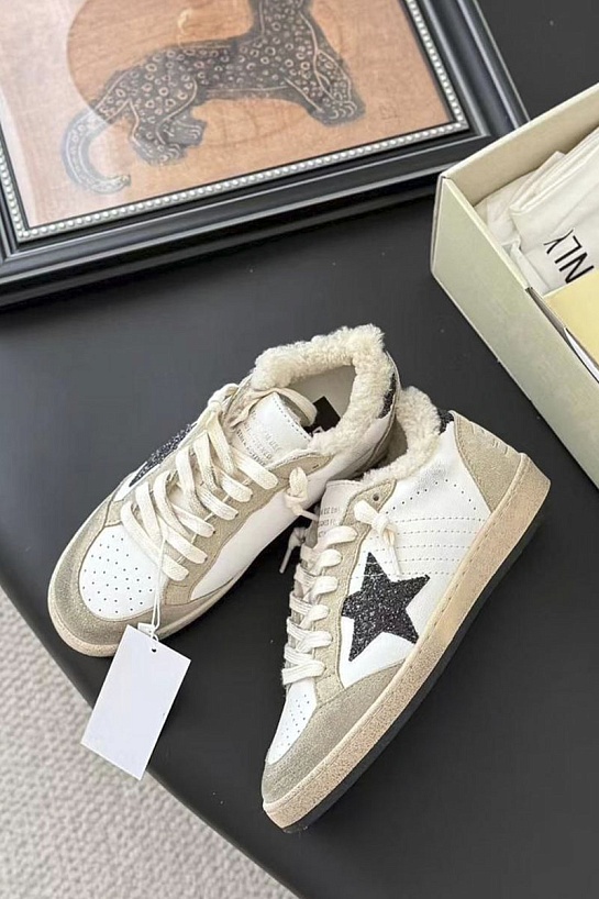Женские кроссовки с мехом Golden Goose