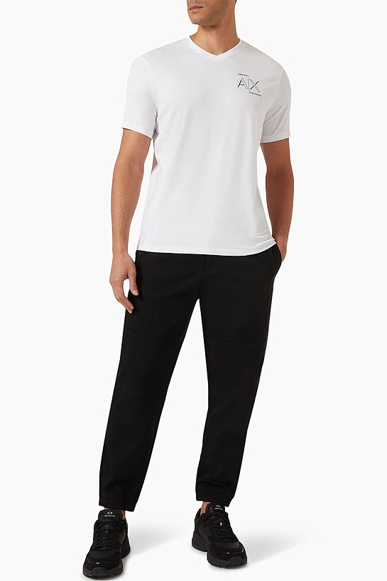 Футболка белого цвета Armani Exchange V-neck