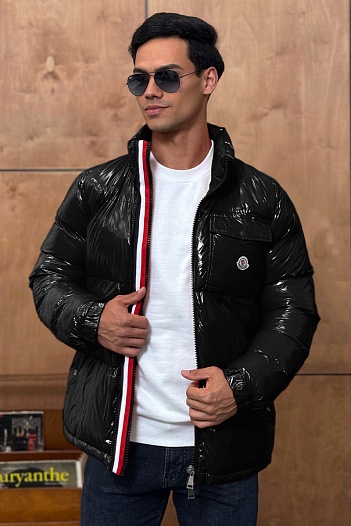 Мужская куртка Moncler чёрного цвета   