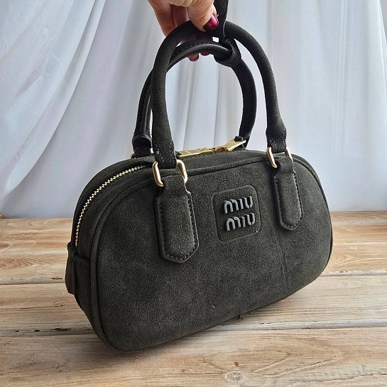 Замшевая зелёная сумка MIU MIU 23x13 см
