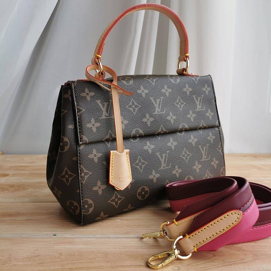 Кожаная сумка Louis Vuitton Cluny BB 28x20x10 см