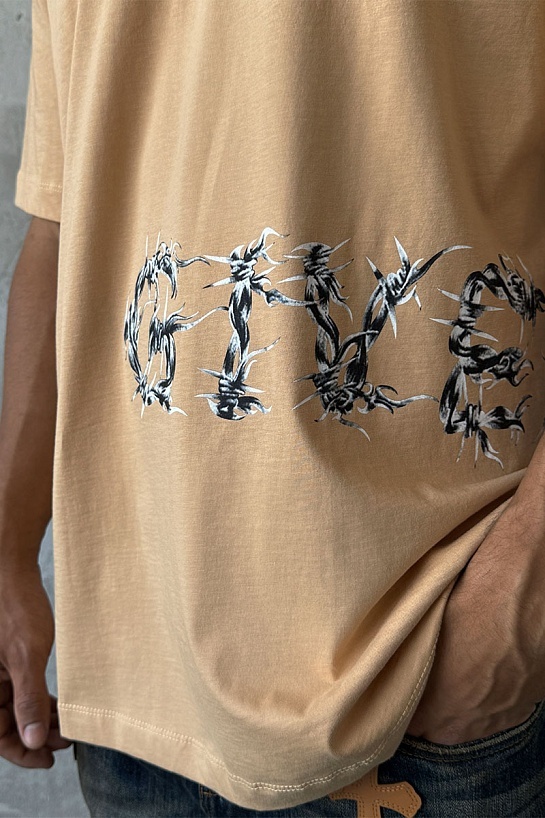 Бежевая оверсайз футболка Givenchy Barbed Wire