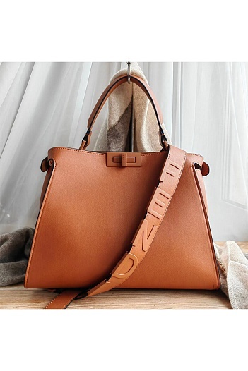 Кожаная сумка Fendi 33x22 см   