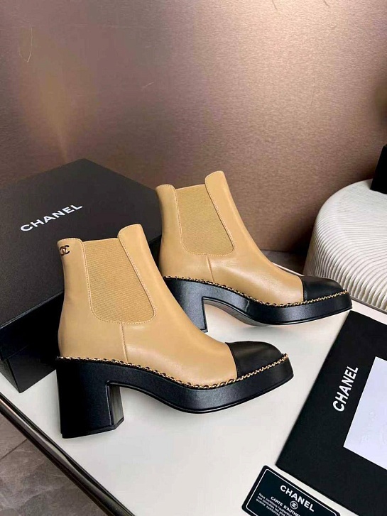 Женские кожаные сапоги Chanel premium - Beige