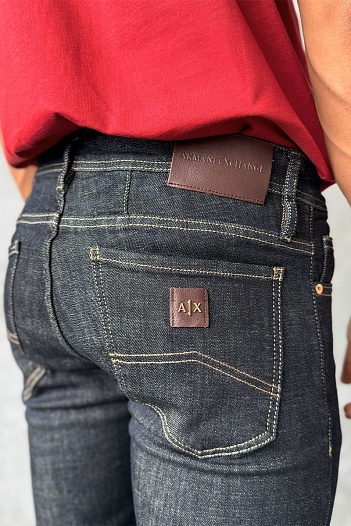 Мужские тёмно-синие джинсы Armani Exchange logo-patch   
