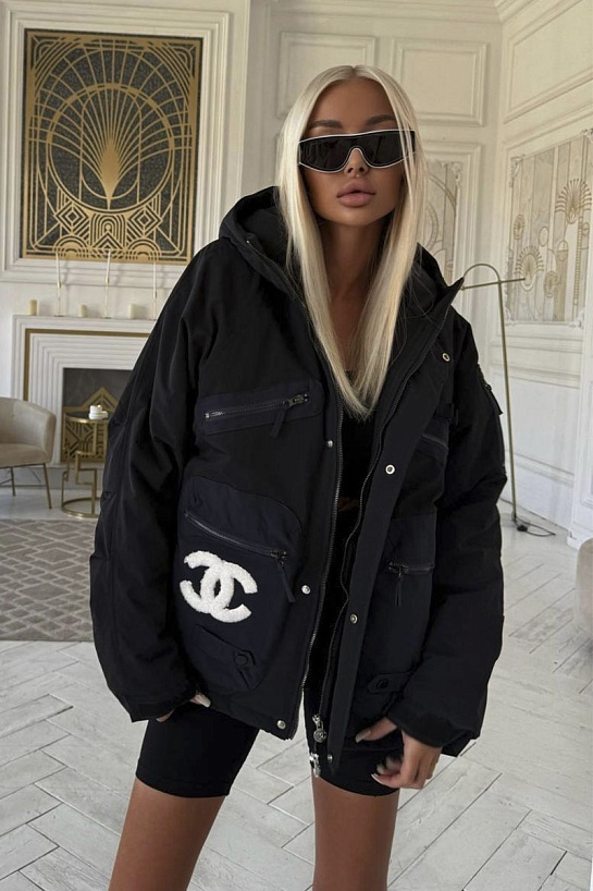 Женская чёрная куртка Chanel