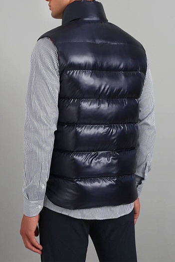 Пуховой жилет синего цвета Moncler logo-patch   