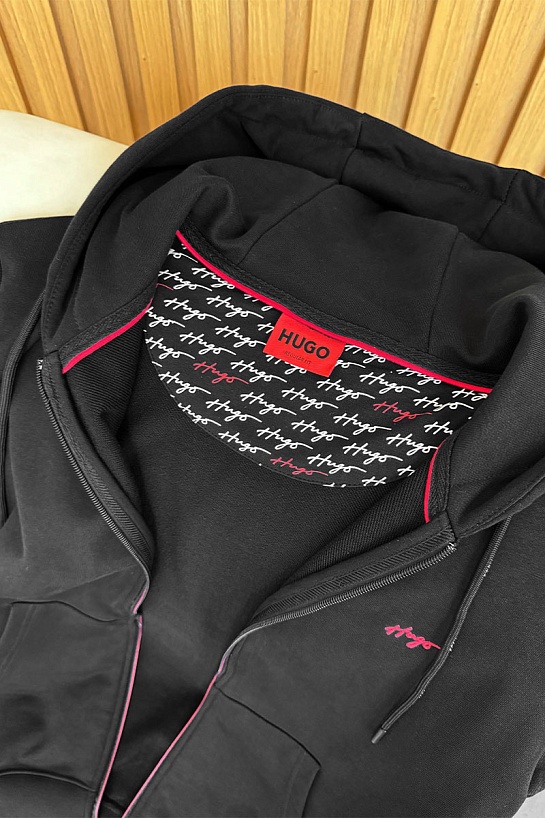 Кофта на молнии Hugo Boss чёрного цвета