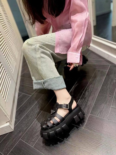 Женские кожаные сандалии Prada Monolith Fisherman - Black   