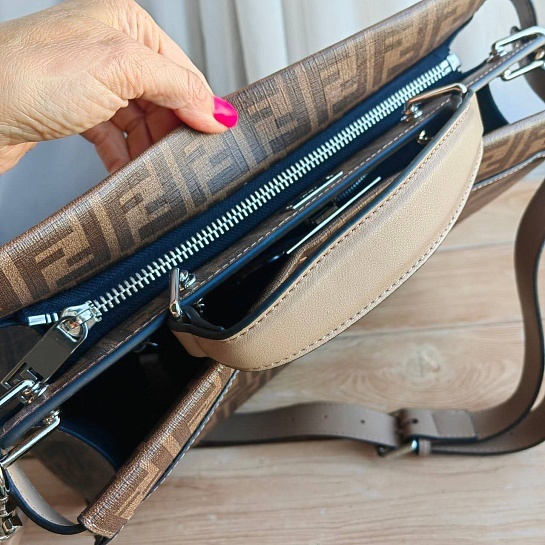 Женская кожаная сумка Fendi 35.5x29 см