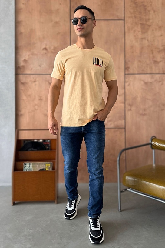Мужская бежевая футболка Hugo Boss