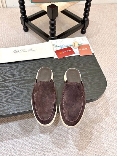 Мужские замшевые шлёпанцы Loro Piana   