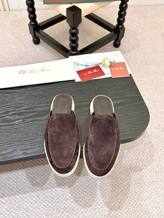 Мужские замшевые шлёпанцы Loro Piana
