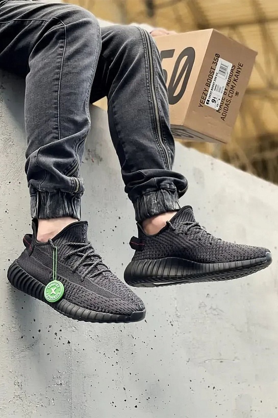 Кроссовки Adidas Yeezy Boost 350 v2 Black "Reflective laces"