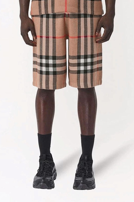 Бежевые шорты Burberry Check motif
