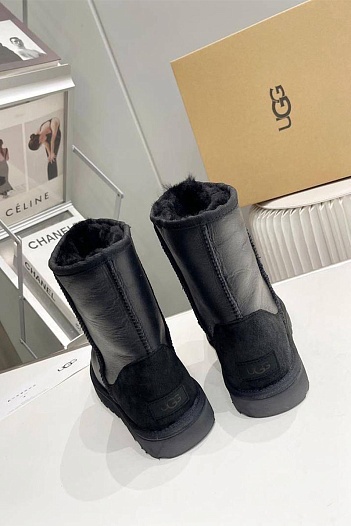 Мужские чёрные ботинки UGG Classic   