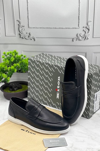 Кожаные лоферы Kiton чёрного цвета   