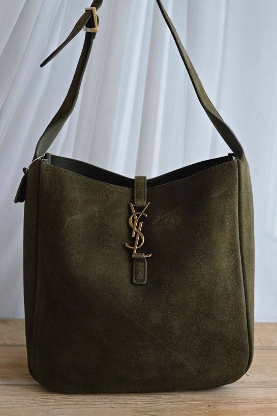 Женская зелёная замшевая сумка Yves Saint Laurent 37x29 см
